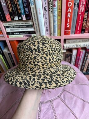 Vintage Leopard Print Bucket Hat - Black & Tan